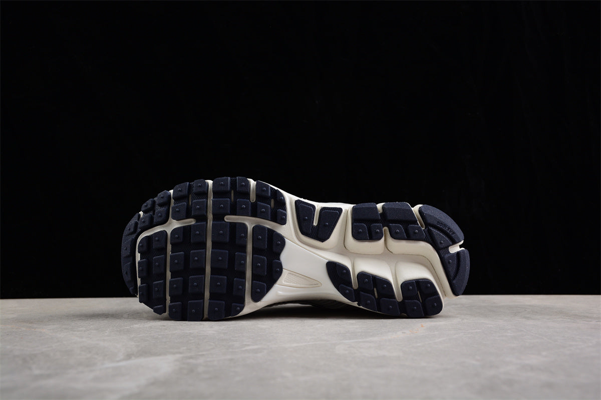 Premium Reflective Runner Sneakers – Ultra Comfort Streetwear Shoes🔥