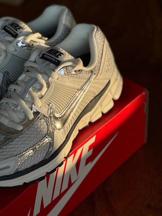 Premium Reflective Runner Sneakers – Ultra Comfort Streetwear Shoes🔥